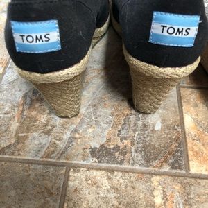 Toms wedges